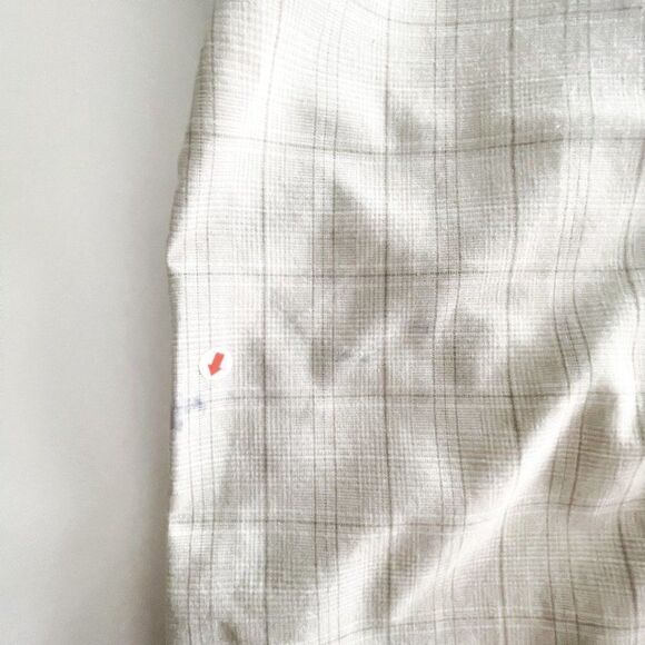 Billabong Chino Shorts Tan Plaid Mid Length Flat Front Men's Size 30 - Picture 10 of 10